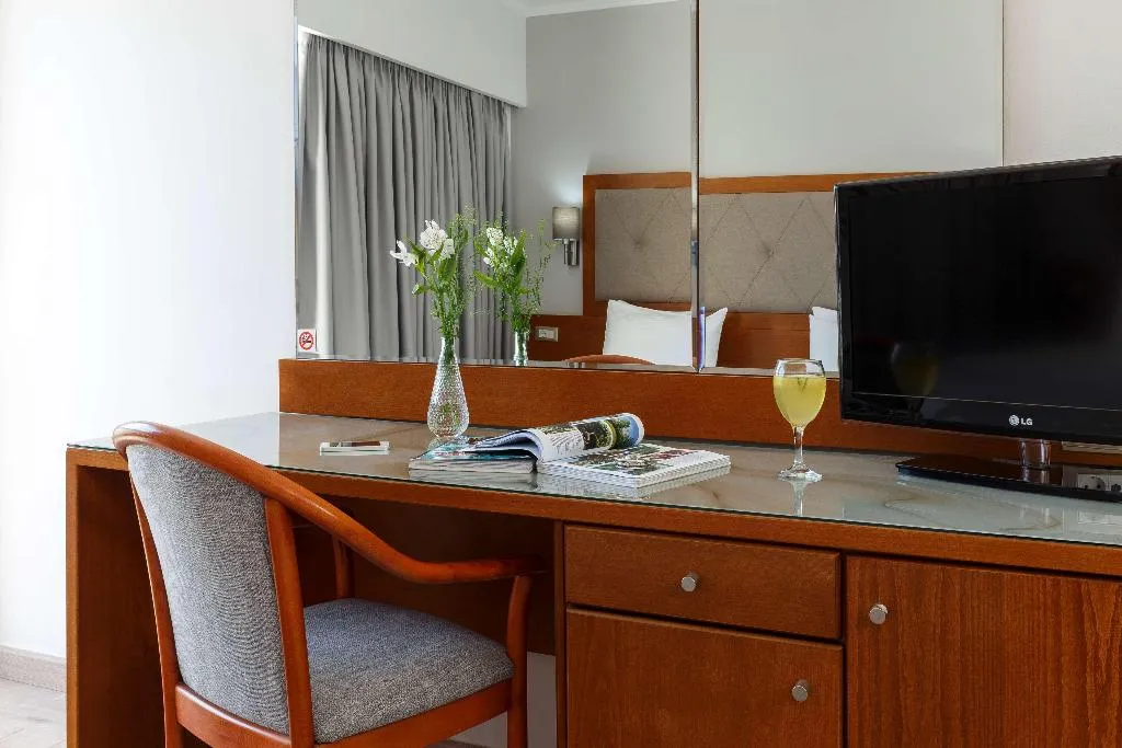 JUNIOR SUITE THREE BEDS Room, Best Western Plus Hotel Plaza, Rhodes