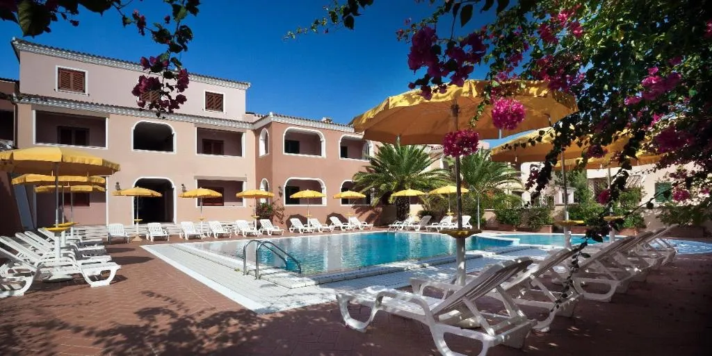 Pool, Residence sos alinos, Olbia
