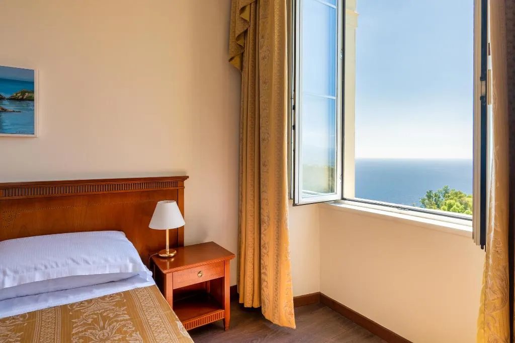 DOUBLE SINGLE USE LUXURY SEA VIEW Room, Excelsior Palace, Taormina