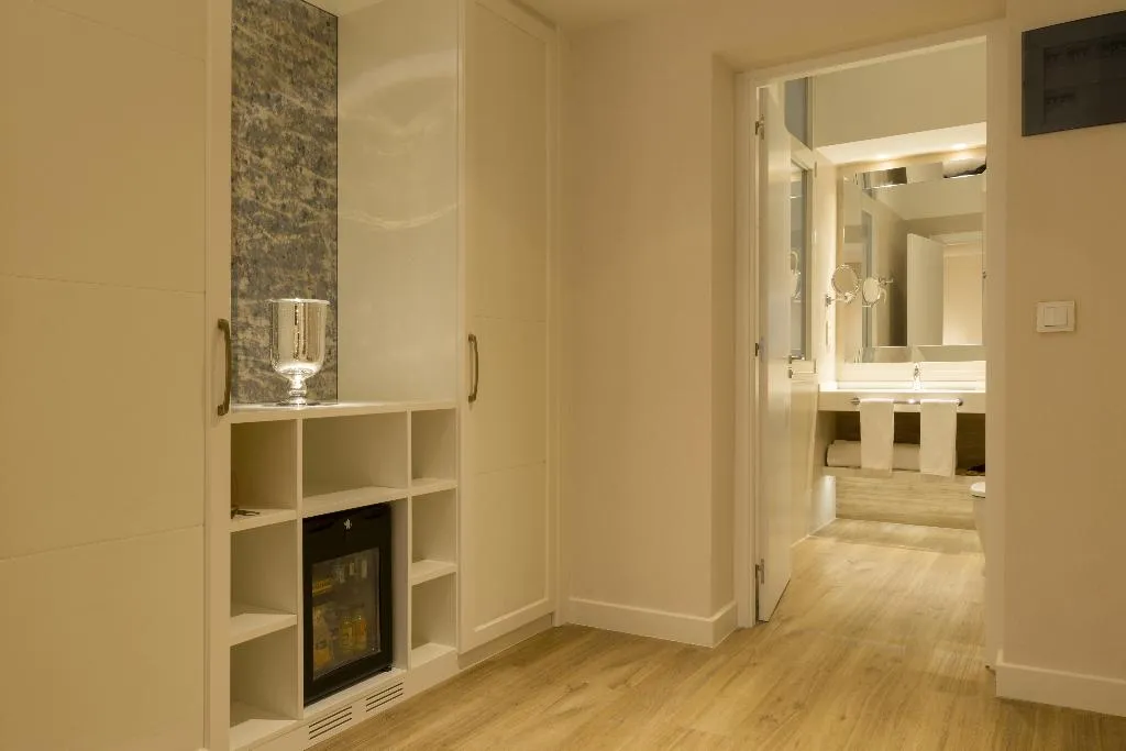 QUADRUPLE STANDARD Room, Icon Bcn, Barcelona