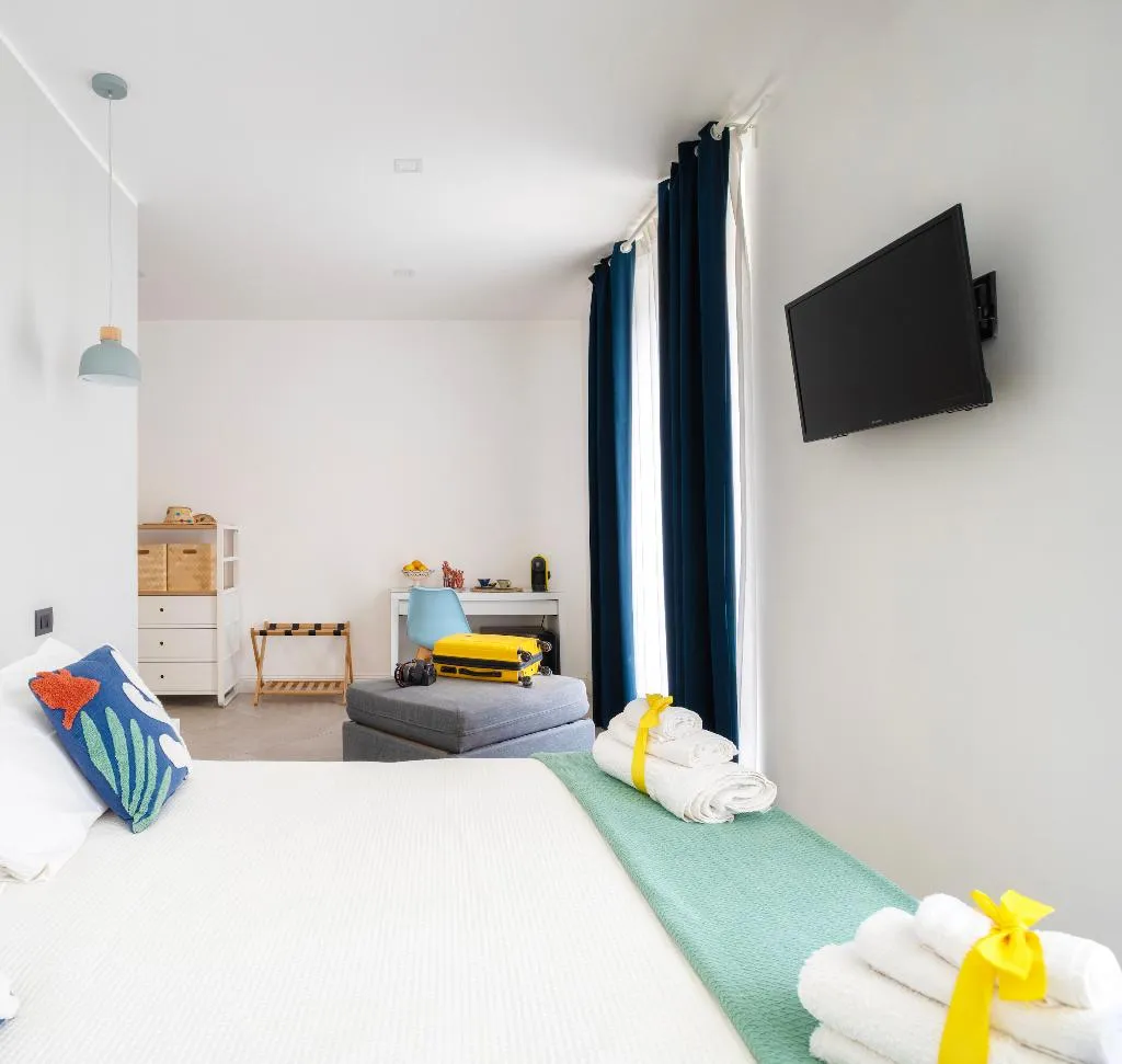 TRIPLE DELUXE WITH BALCONY Room, Spigolehouse, Catania