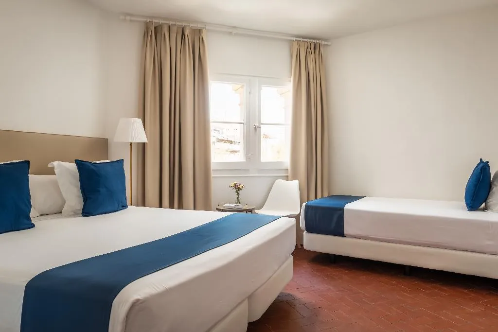 TRIPLE STANDARD Room, Medium Romantic, Costa Brava
