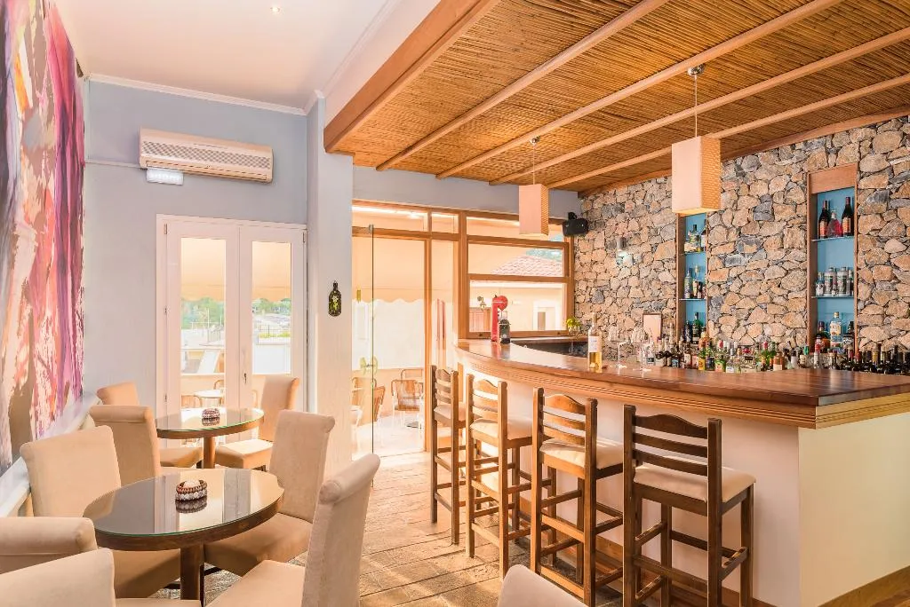 Bar, Virginia Hotel, Samos