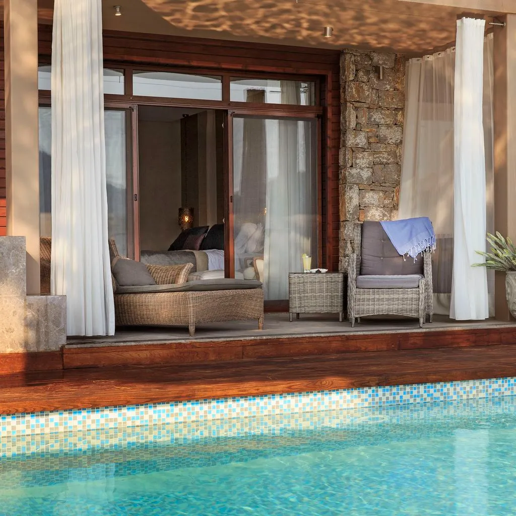 Pool, Marti Hemithea, Dalaman