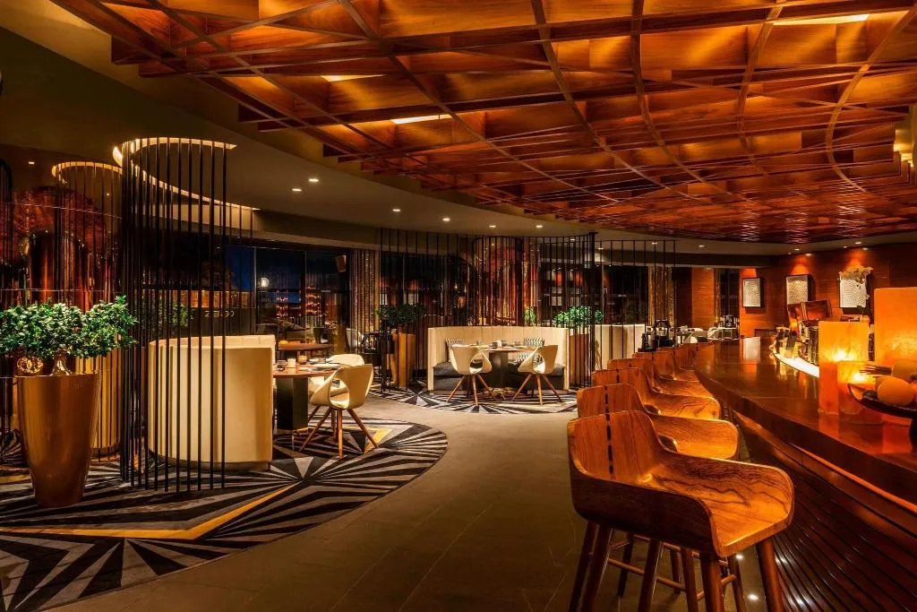 Restaurant, Le Royal Meridien Beach Resort and Spa, Dubai