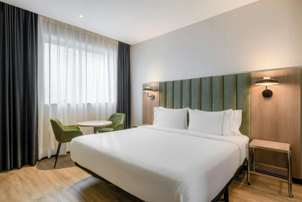 DOUBLE KING SIZE BED Room, AC Madrid Feria, Madrid