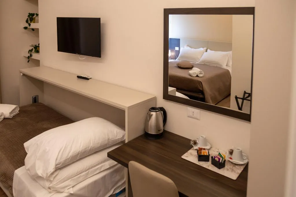 TRIPLE STANDARD Room, Palazzo Cappuccini Art Relais, Naples