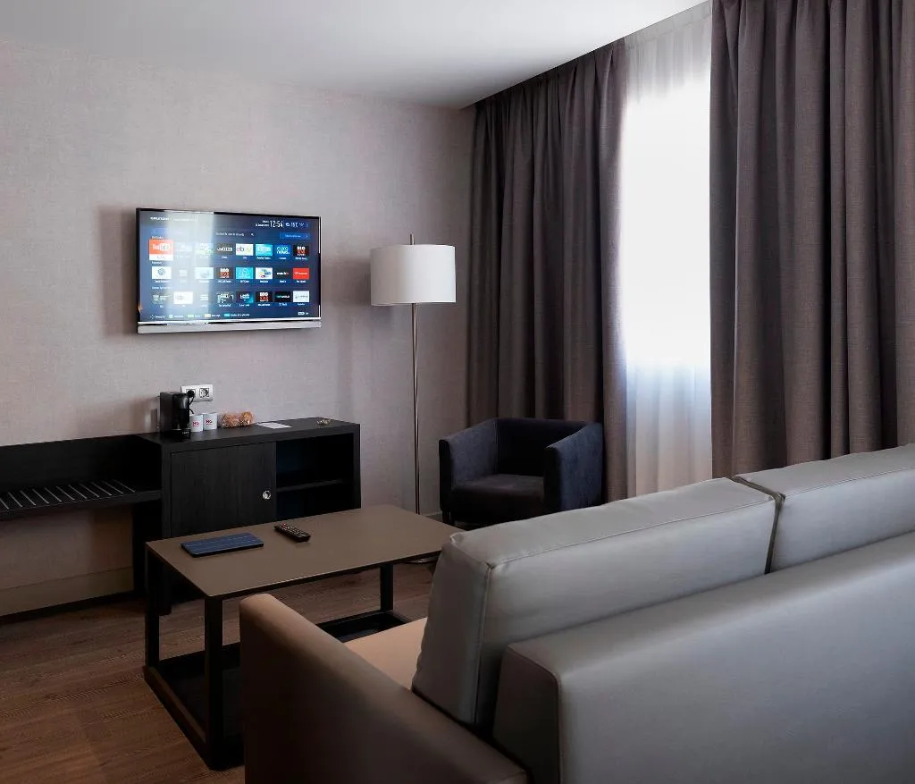 QUADRUPLE WITH KITCHENETTE Room, HG City Suites Barcelona, Barcelona