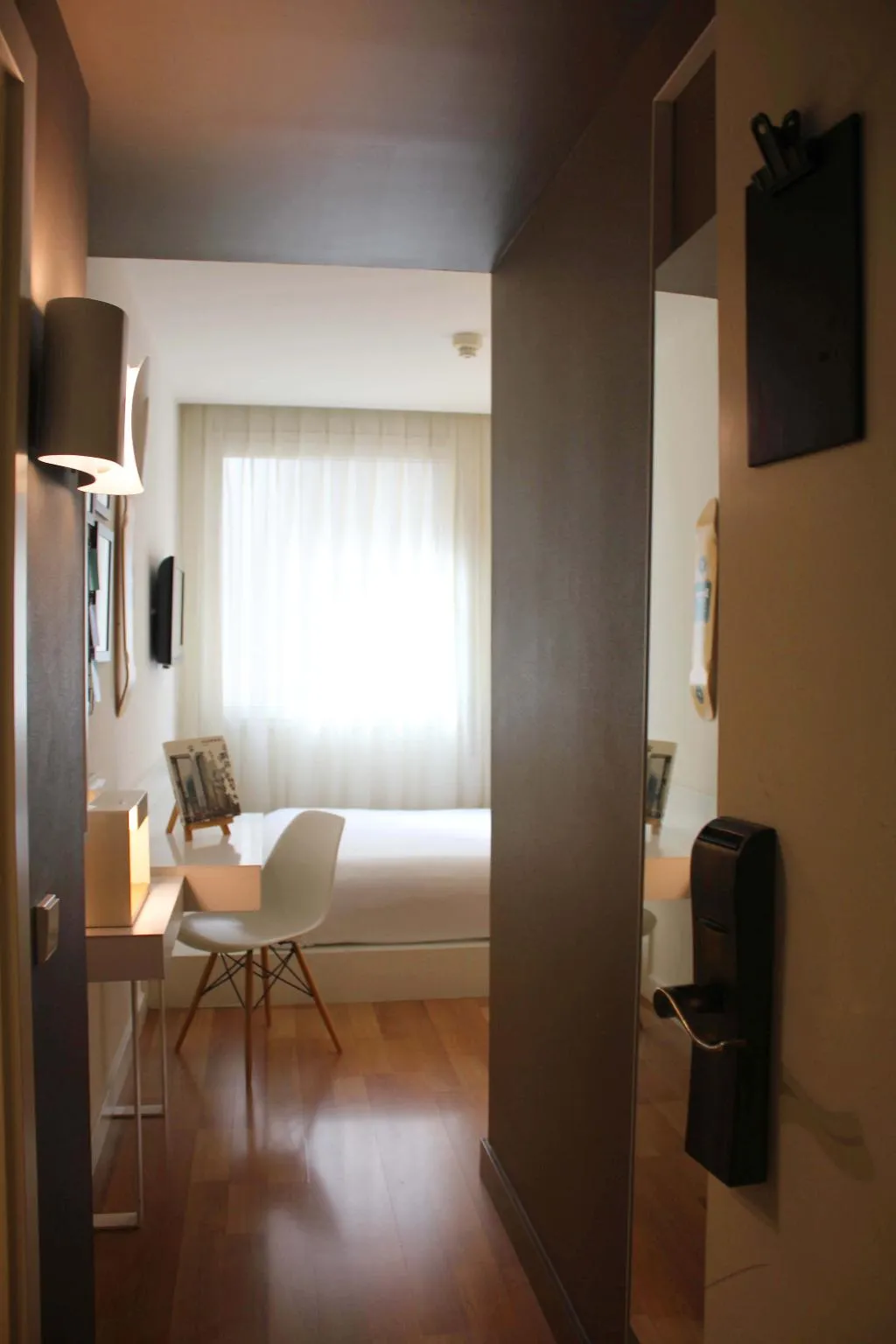 SINGLE STANDARD Room, Pol & Grace Hotel, Barcelona