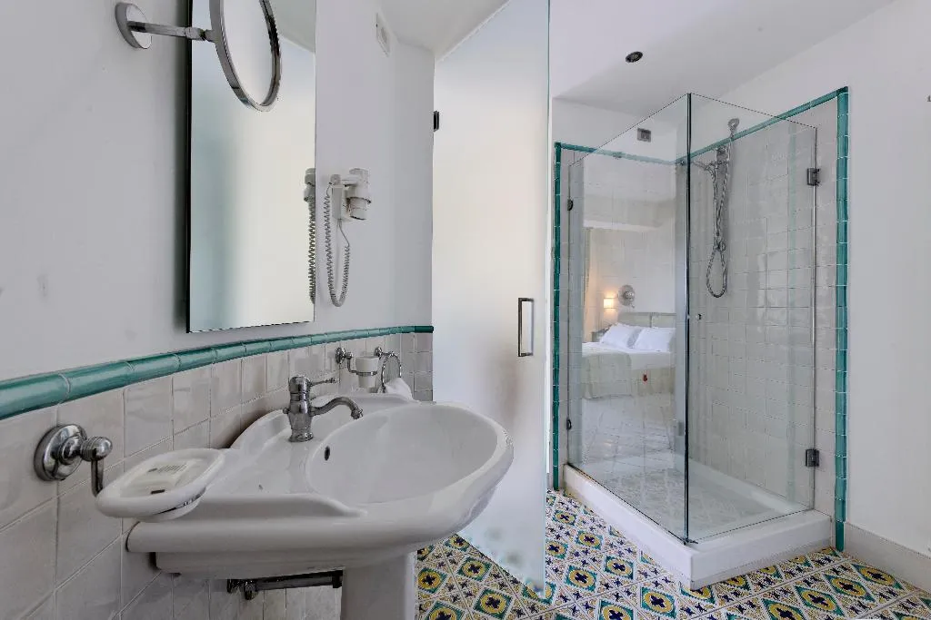 DOUBLE CLASSIC WITH TERRACE Room, Hotel Villa Poseidon, Naples