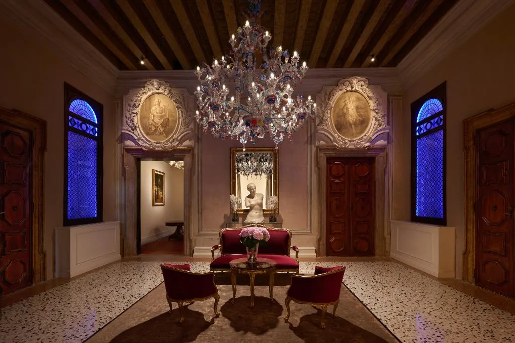 Room, Palazzo Giovanelli e Gran Canal, Venice