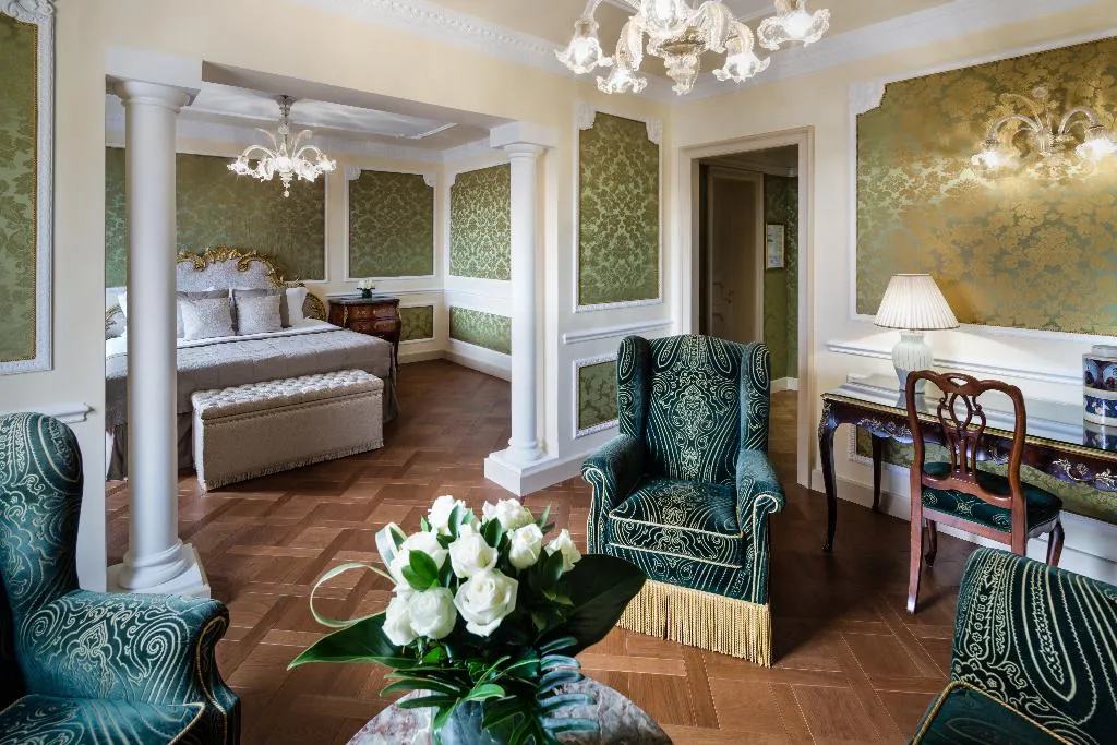 JUNIOR SUITE LAGOON VIEW Room, Baglioni Hotel Luna, Venice