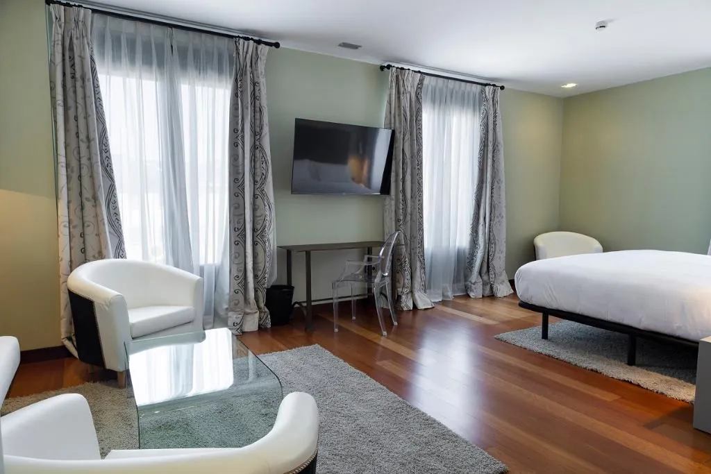 JUNIOR SUITE STANDARD Room, Hotel AR Isabel De Farnesio, Madrid