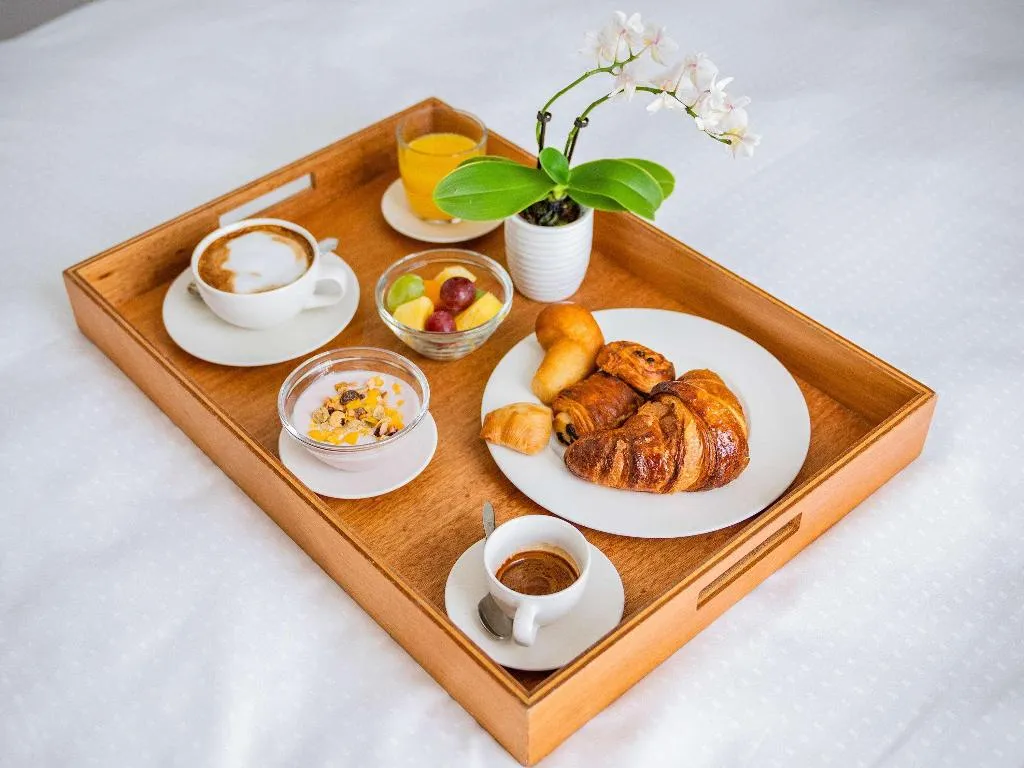 Sports and Entertainment, Mercure Napoli Centro Angioino, Naples
