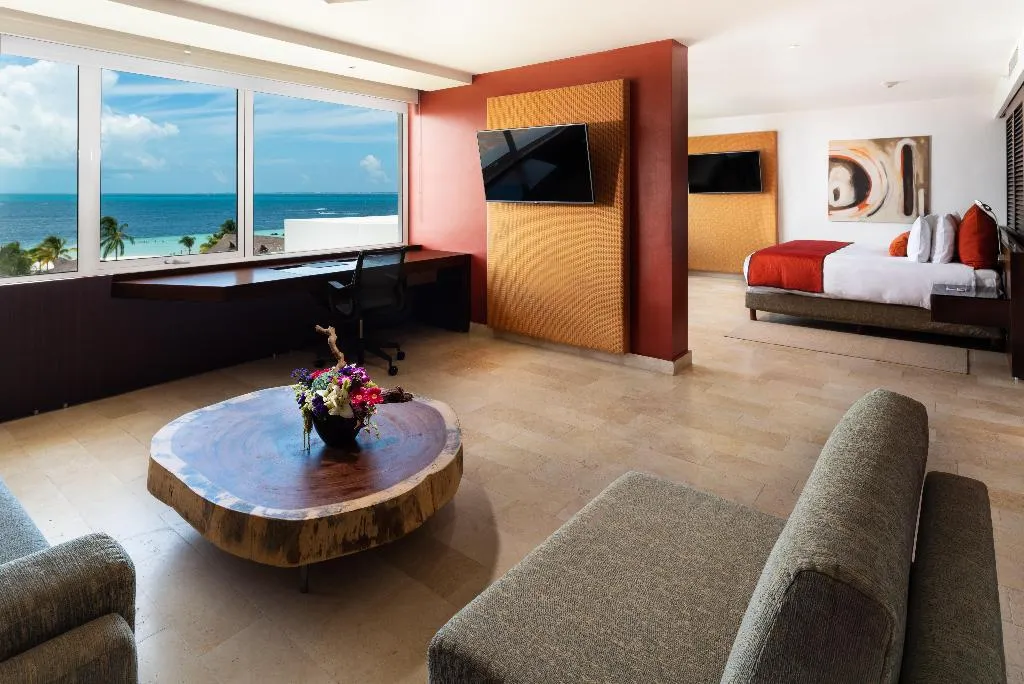 SUITE CLUB OCEAN VIEW Room, InterContinental Presidente Cancun Resort, Cancun Area