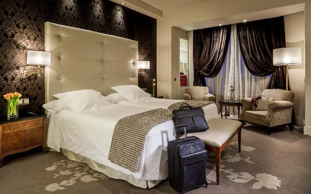 Double or Twin CLUB PREMIUM Room, Wellington Hotel & Spa Madrid, Madrid