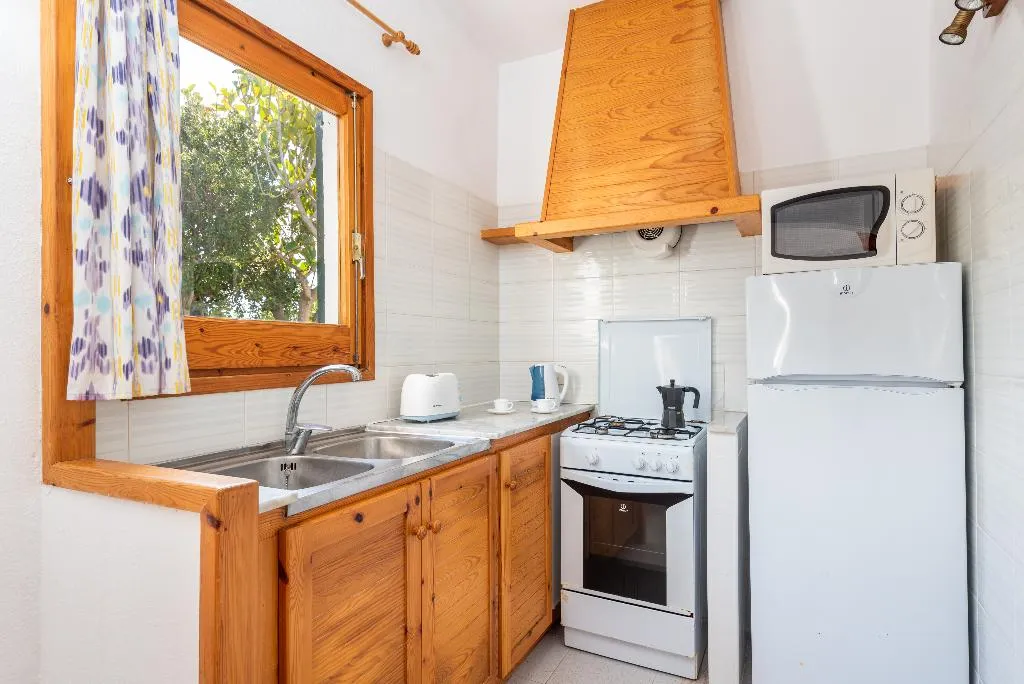 APARTMENT CAPACITY 4 ONE BEDROOM Room, Casas Menorquinas, Menorca