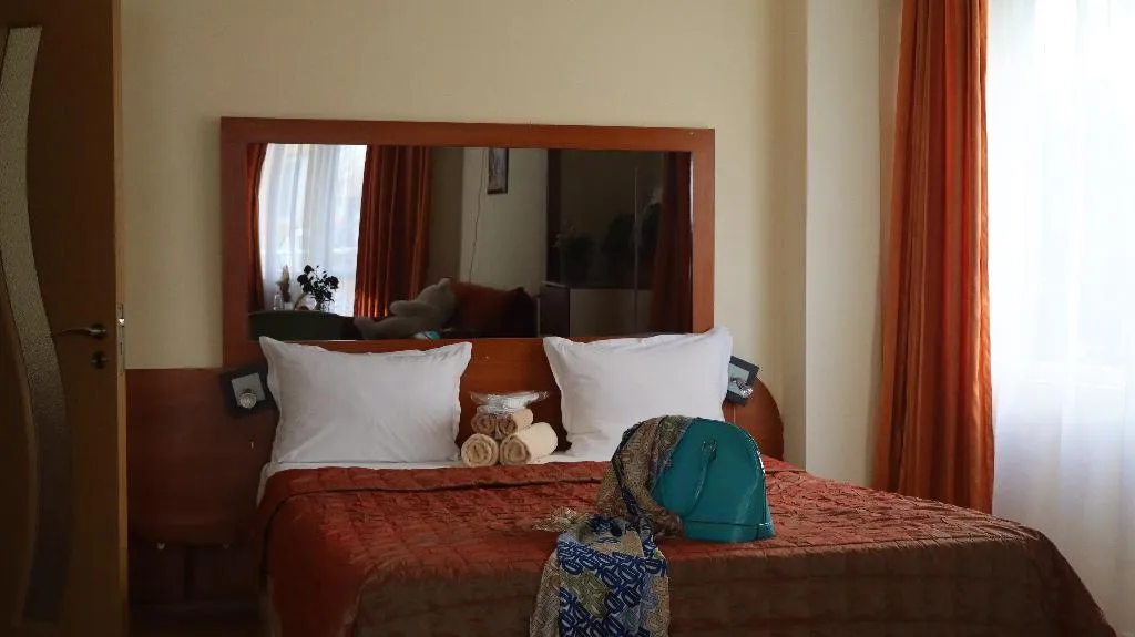 Room, Palitra, Varna