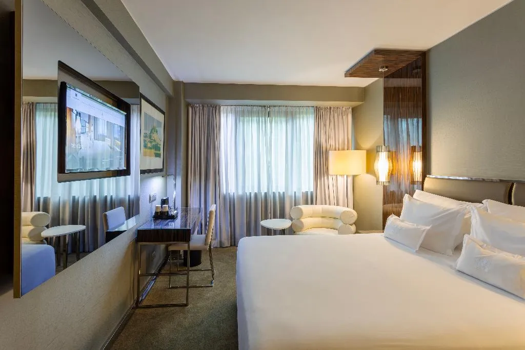 DOUBLE DELUXE KING BED Room, Altis Grand Hotel, Lisbon