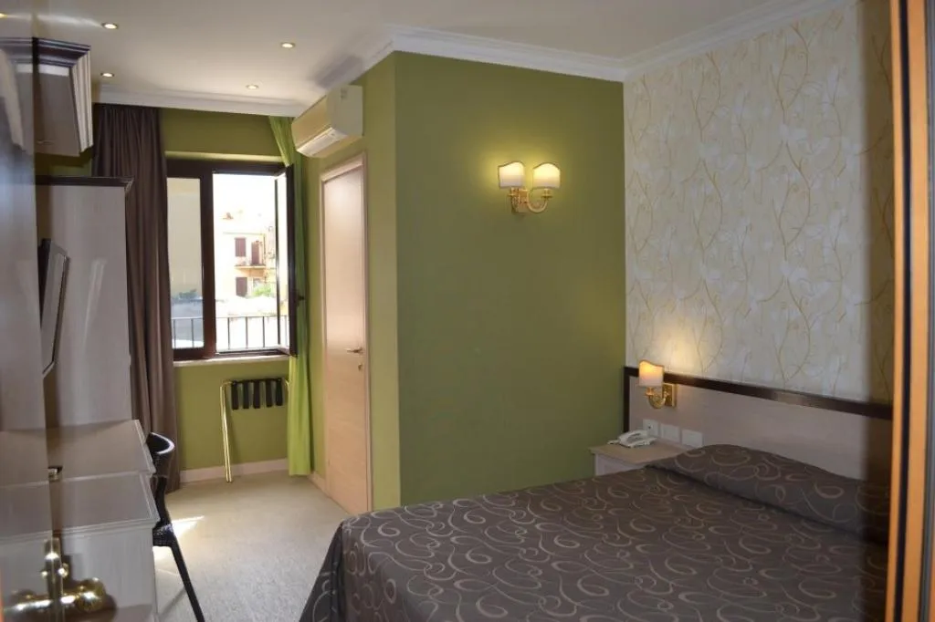 Double or Twin STANDARD Room, Galileo, Rome