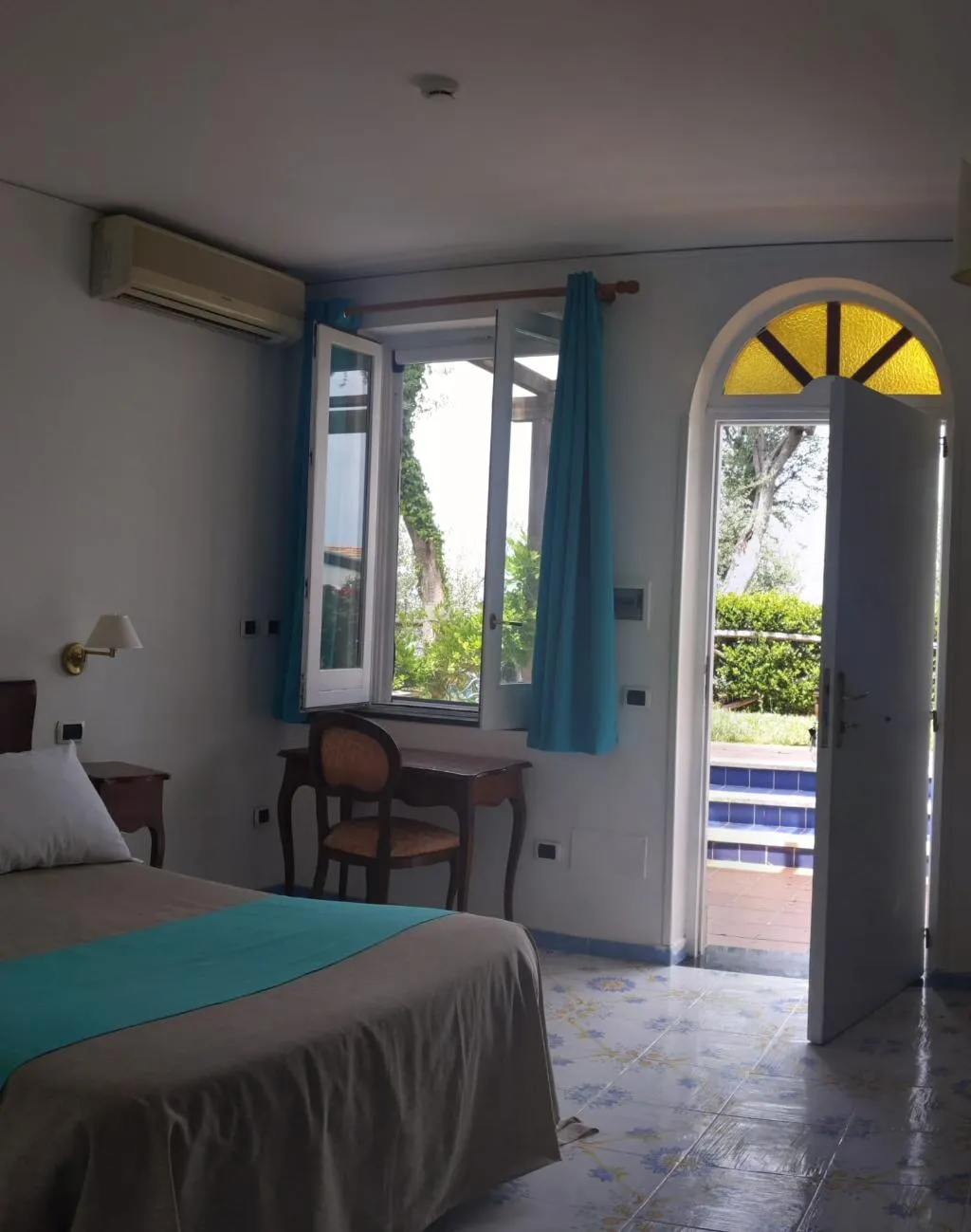 QUADRUPLE STANDARD Room, Villa Giovanna, Naples