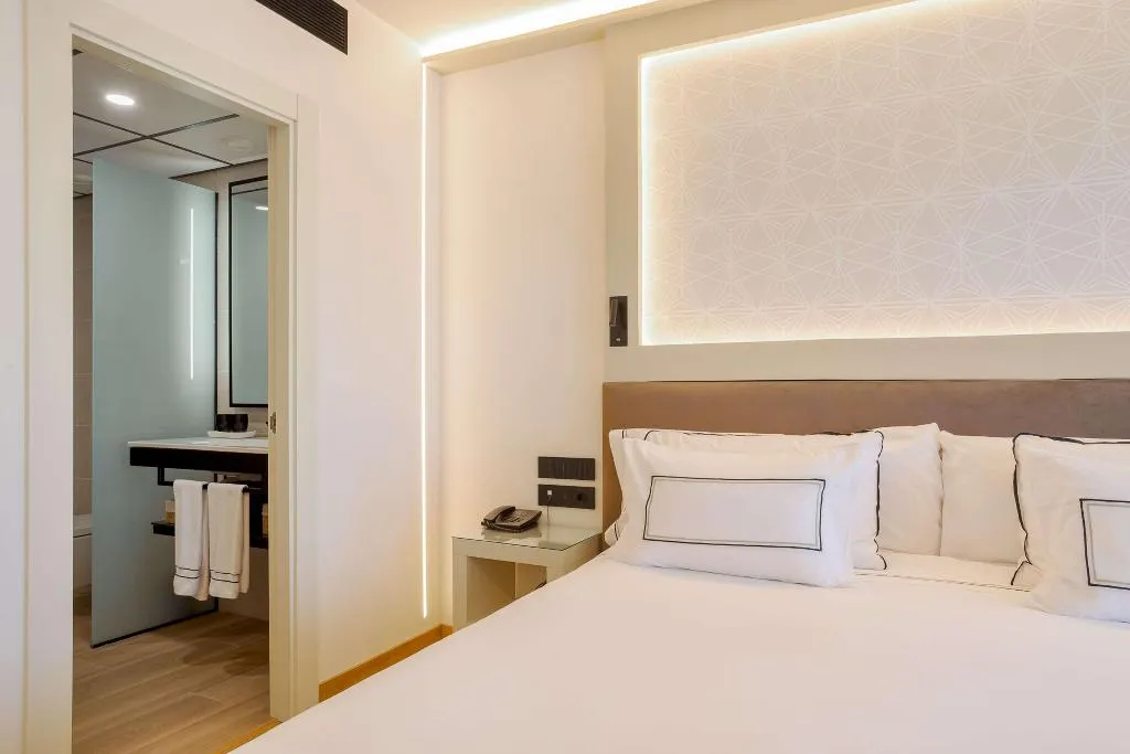 Double or Twin SUPERIOR Room, Melia Alicante, Costa Blanca
