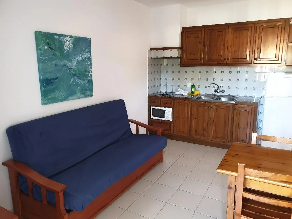 Room, Piscis, Menorca