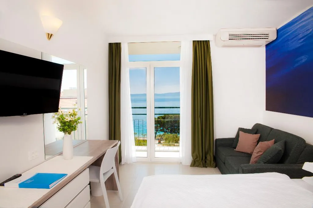 DOUBLE SUPERIOR SIDE SEA VIEW Room, Bluesun hotel Neptun, Split