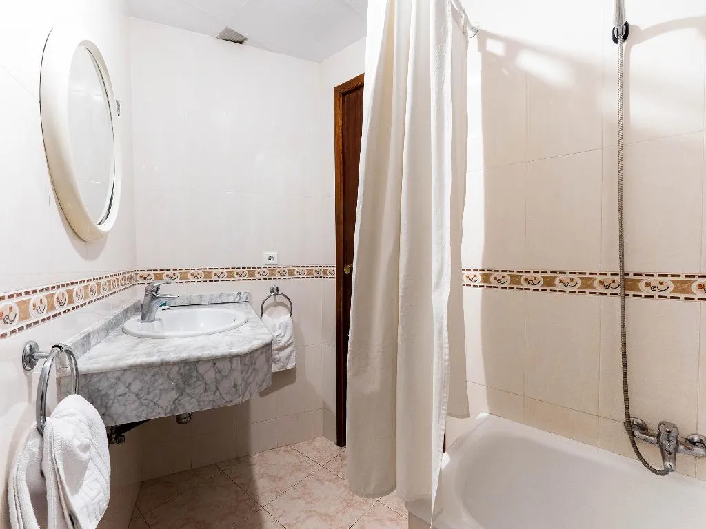 TRIPLE STANDARD Room, Hostal Casa Antonio, Costa Blanca