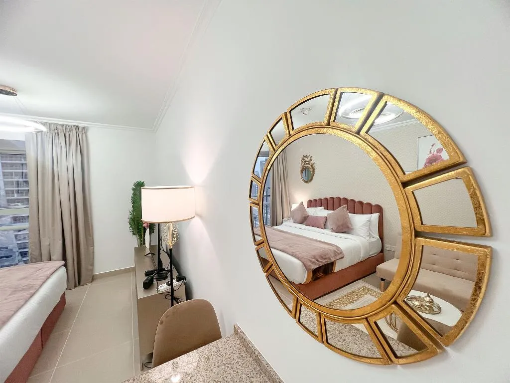 STUDIO DELUXE ONE BED Room, Goldcrest Executive, Dubai