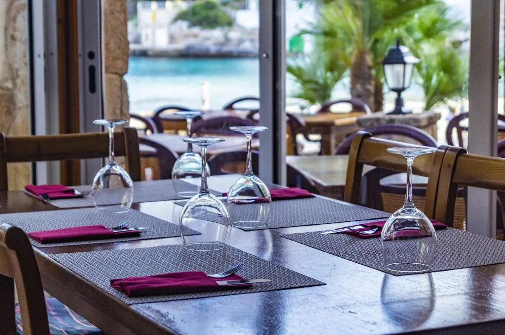 Sports and Entertainment, Hostal Playa Cala Santanya, Majorca