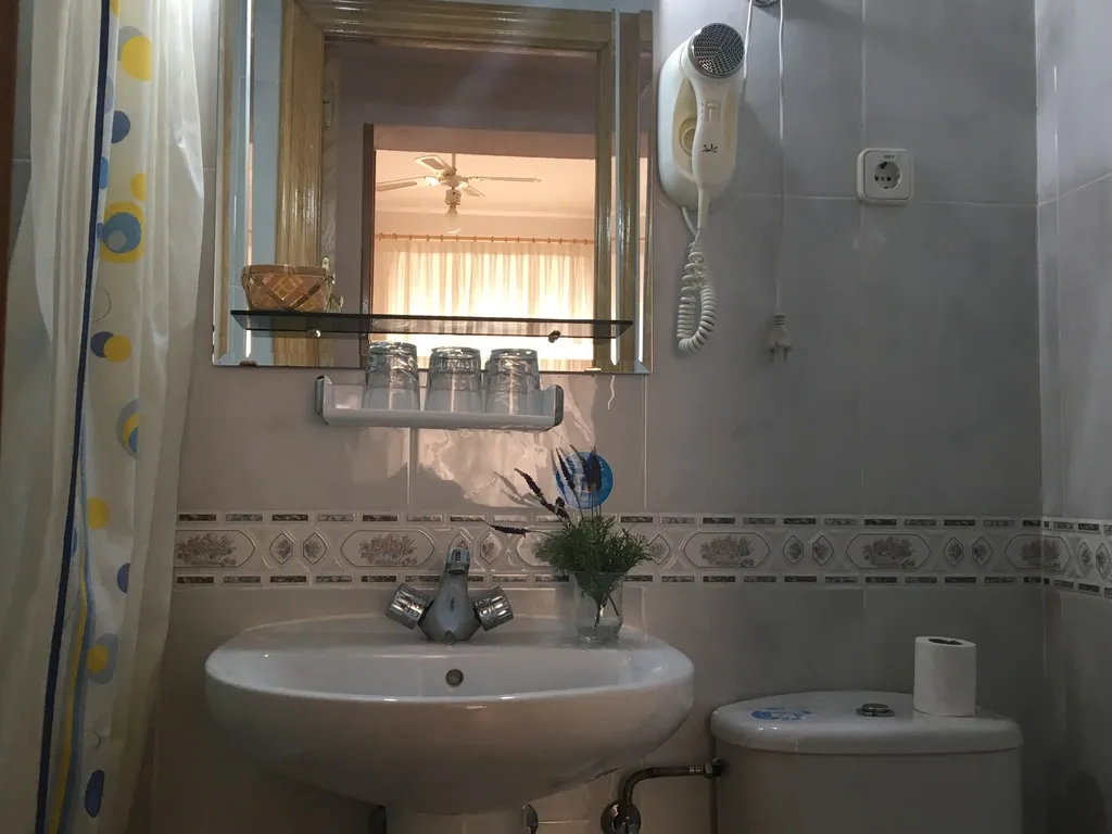 Room, Hostal Residencia Lido, Madrid