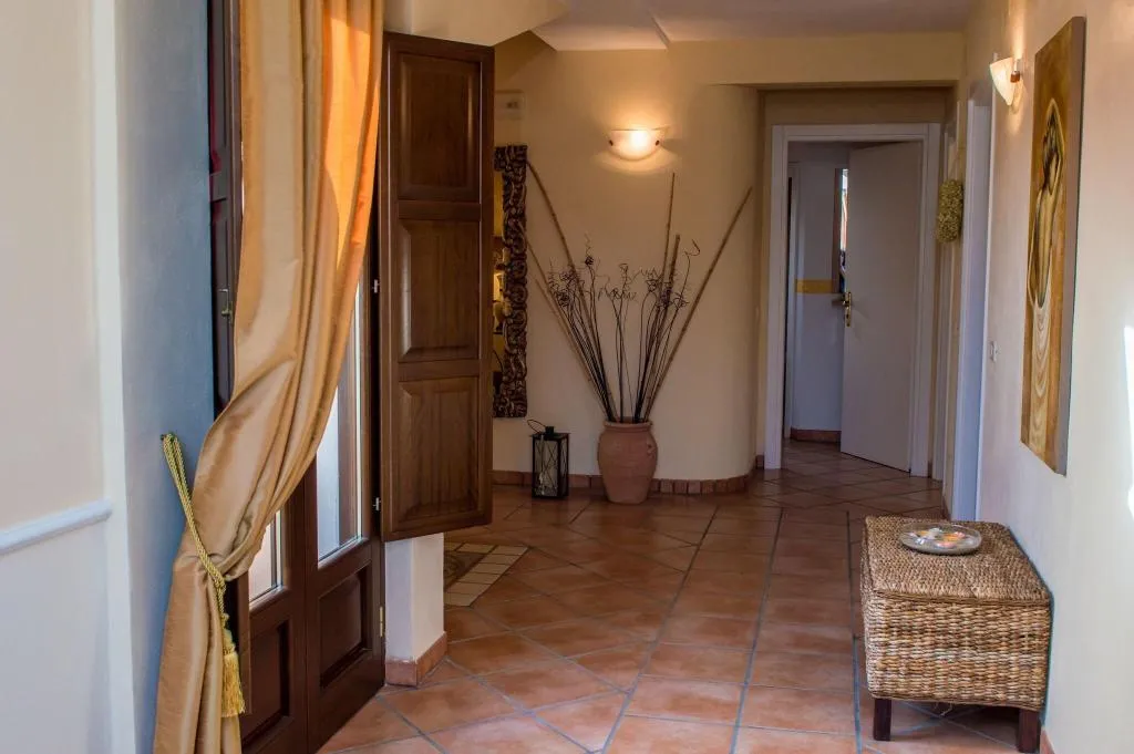 Lobby, Villamirella, Naples