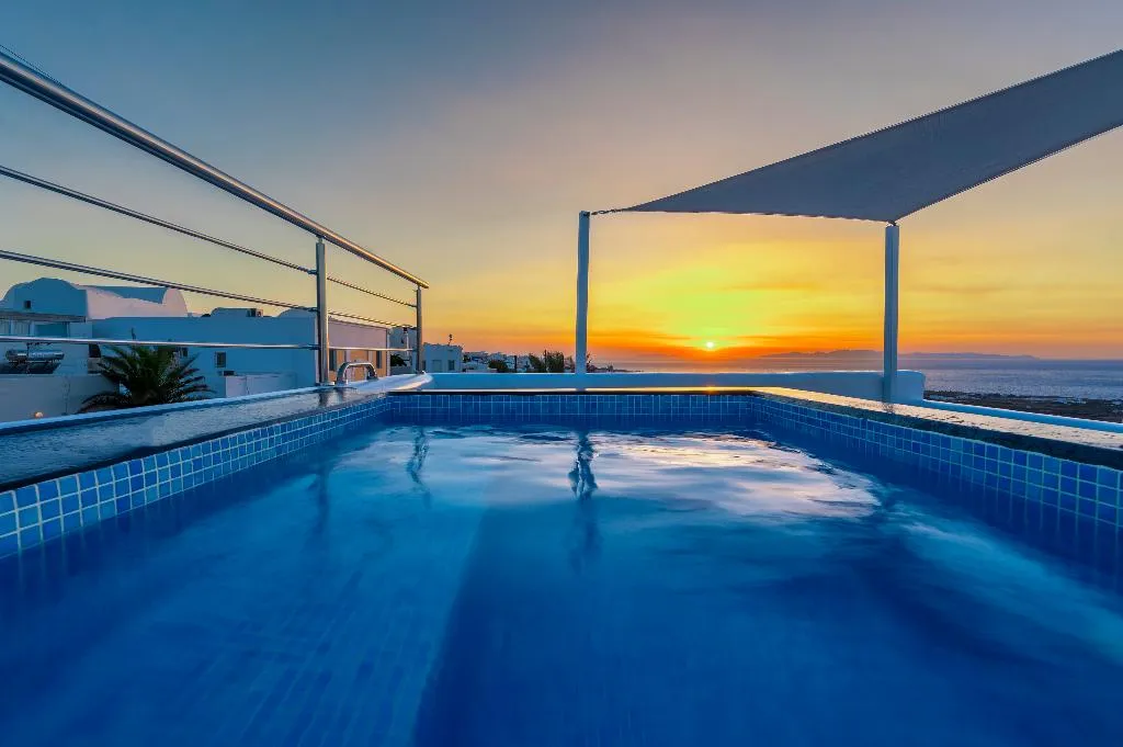 SUITE WITH JACUZZI Room, Sole D'Oro Luxury Suites, Santorini