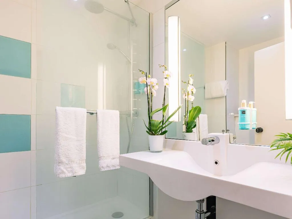 DOUBLE SUPERIOR Room, Novotel Milano Linate Airport, Milan