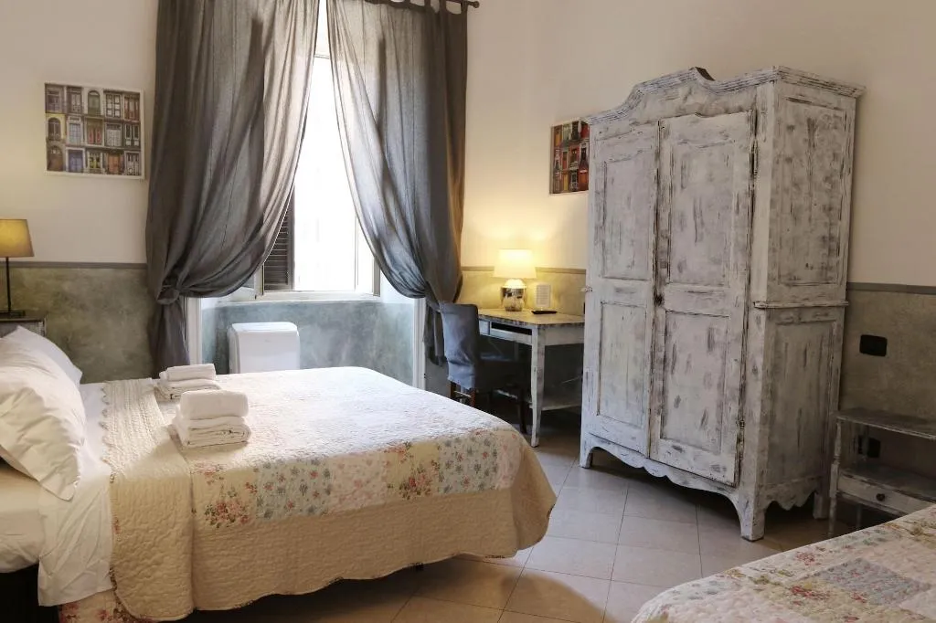 Room, Relais Indipendenza, Naples