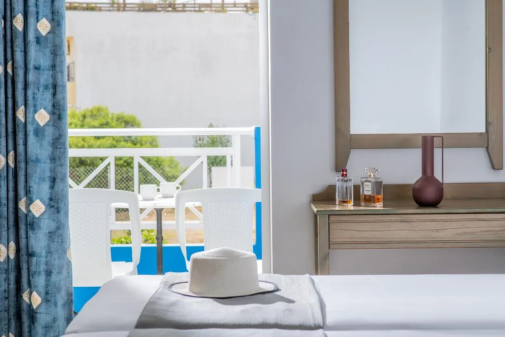 TRIPLE CAPACITY 3 Room, Belvedere Village, Crete
