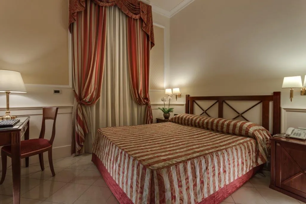 DOUBLE STANDARD Room, Palazzo Cardinal Cesi, Rome