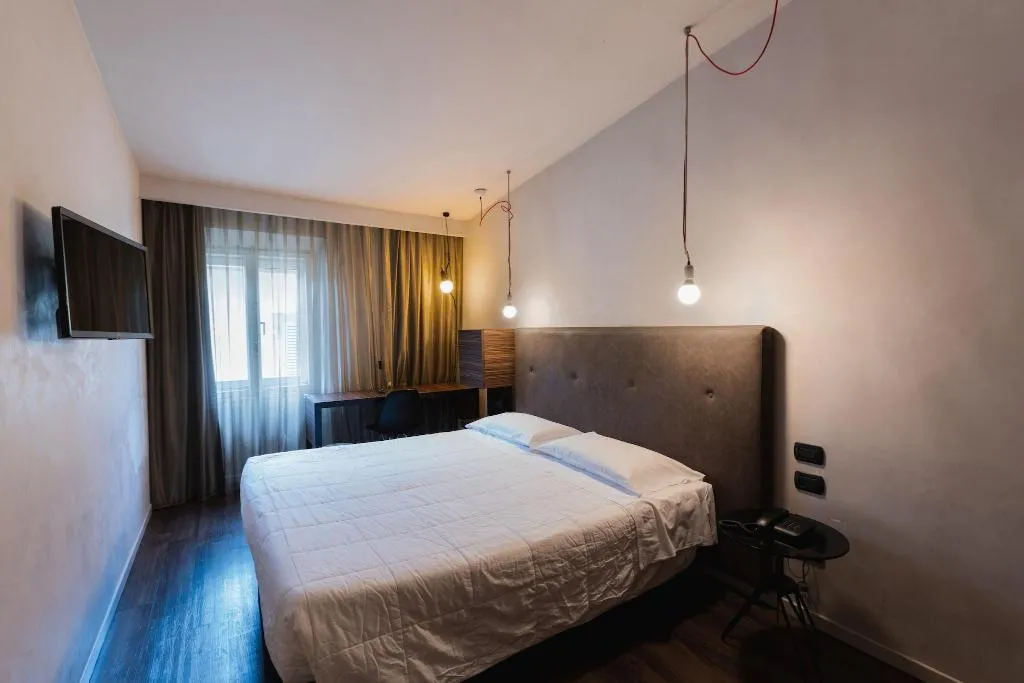 DOUBLE SUPERIOR Room, Unicorno, Florence