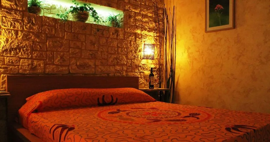 Room, Triskeles, Taormina