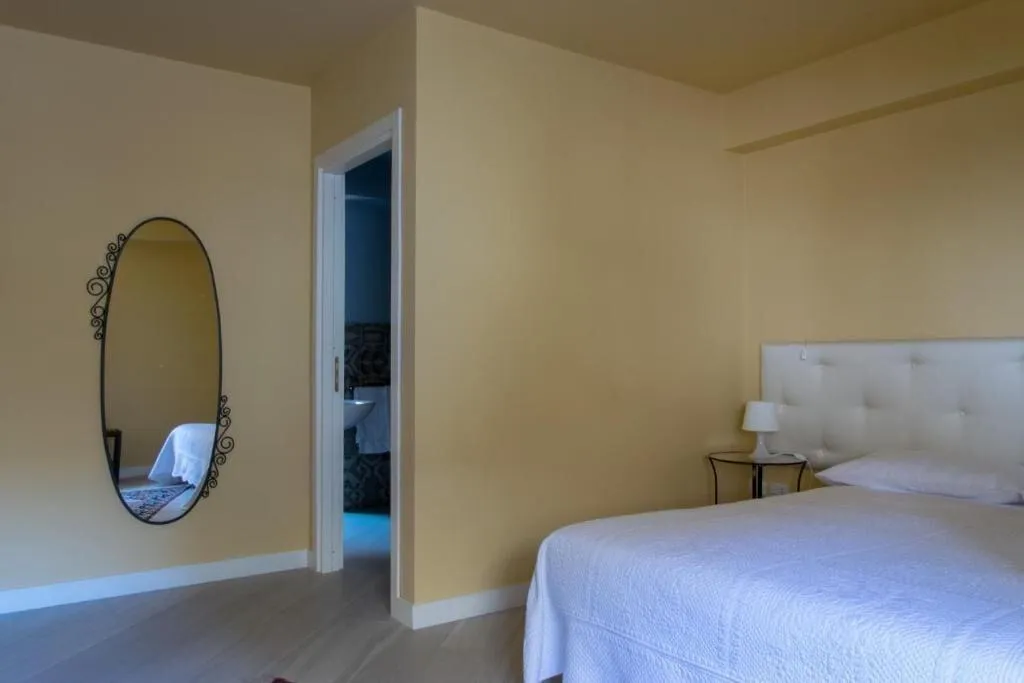 Room, Residenza Cavour, Catania