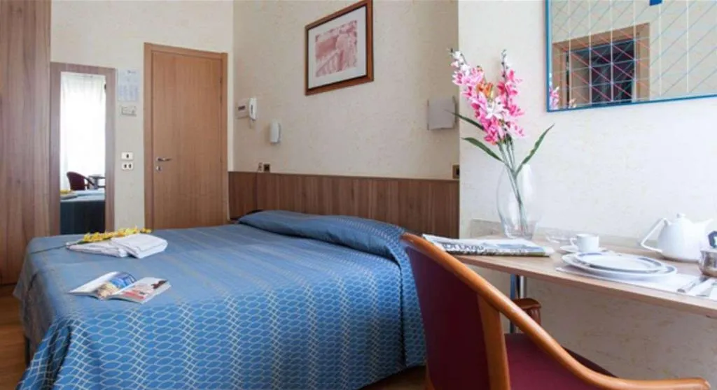 Room, Residence Lepontina, Milan