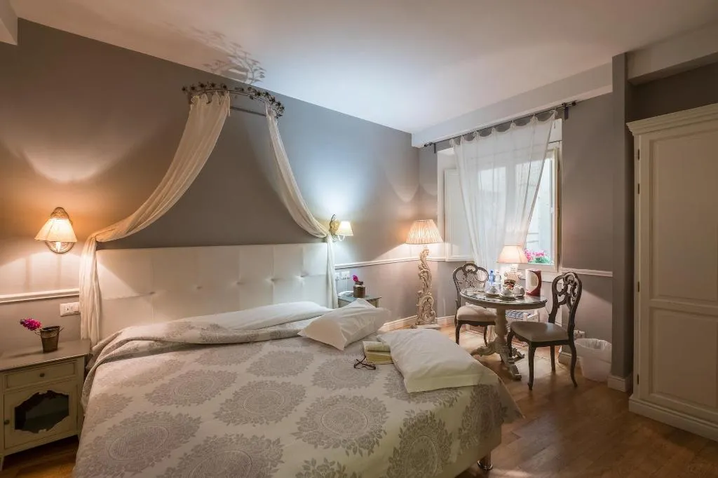Room, B B Emozioni Fiorentine, Florence