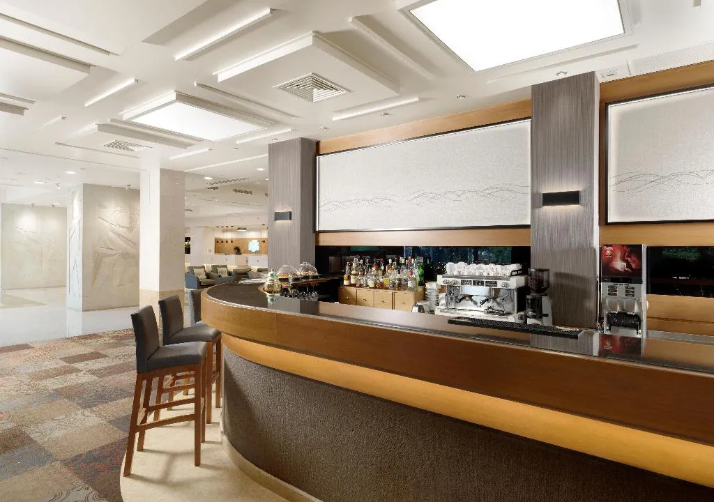 Bar, Holiday Inn Athens Attica Av. Airport West, Athens