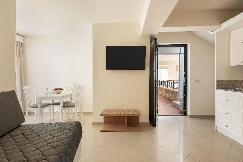 APARTMENT CAPACITY 4 Room, Elia Platanias, Crete