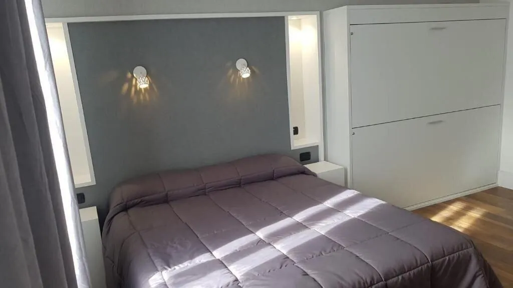 Room, Hotel Mediterraneo, Naples