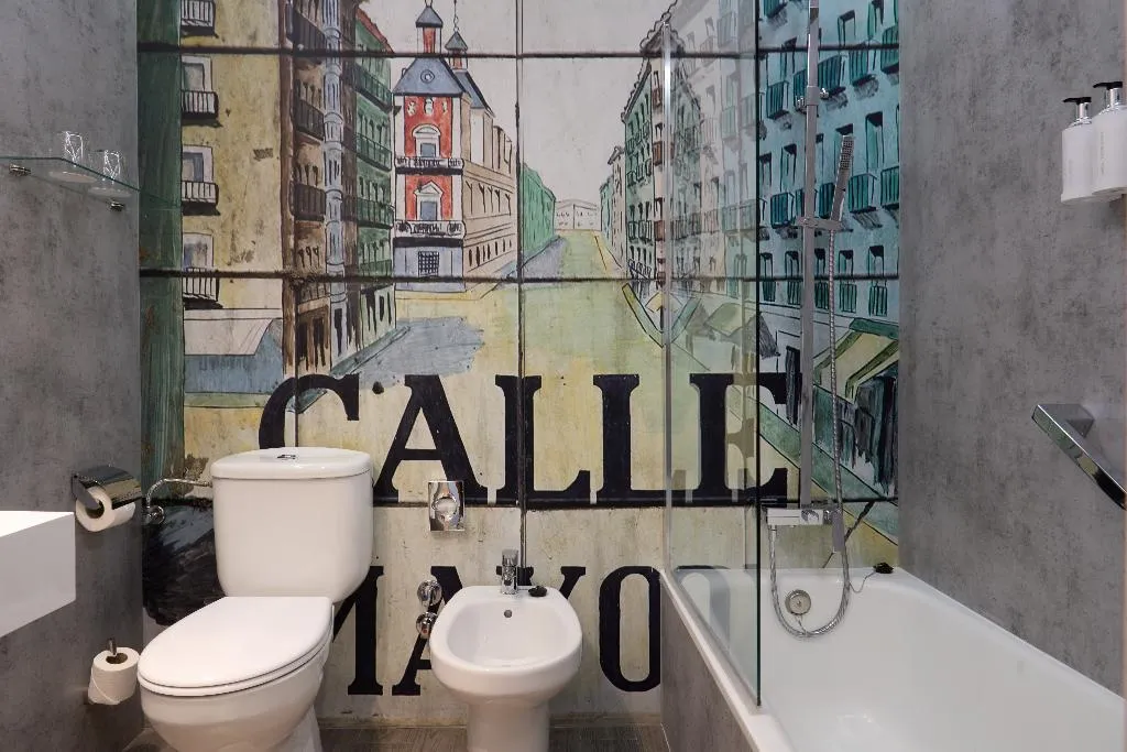 DOUBLE STANDARD Room, Puerta de Toledo, Madrid