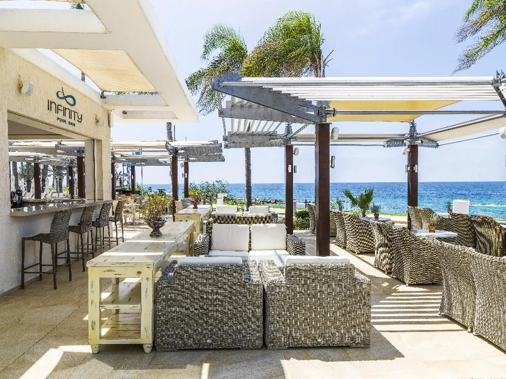 Bar, Alexander The Great Beach Hotel, Cyprus