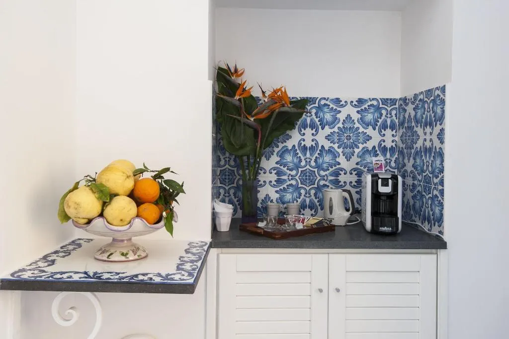 Room, Surriento Suites, Naples