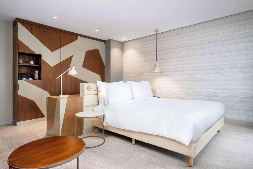 DOUBLE PREMIUM KING BED Room, Radisson Blu Hotel Marrakech Carré Eden, Marrakech